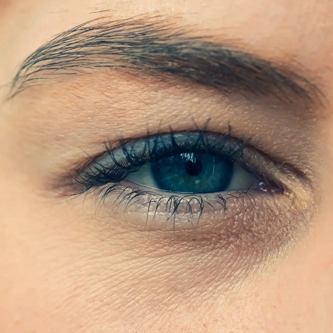 Kiedy stosować odżywkę do brwi, aby uzyskać najlepsze efekty?