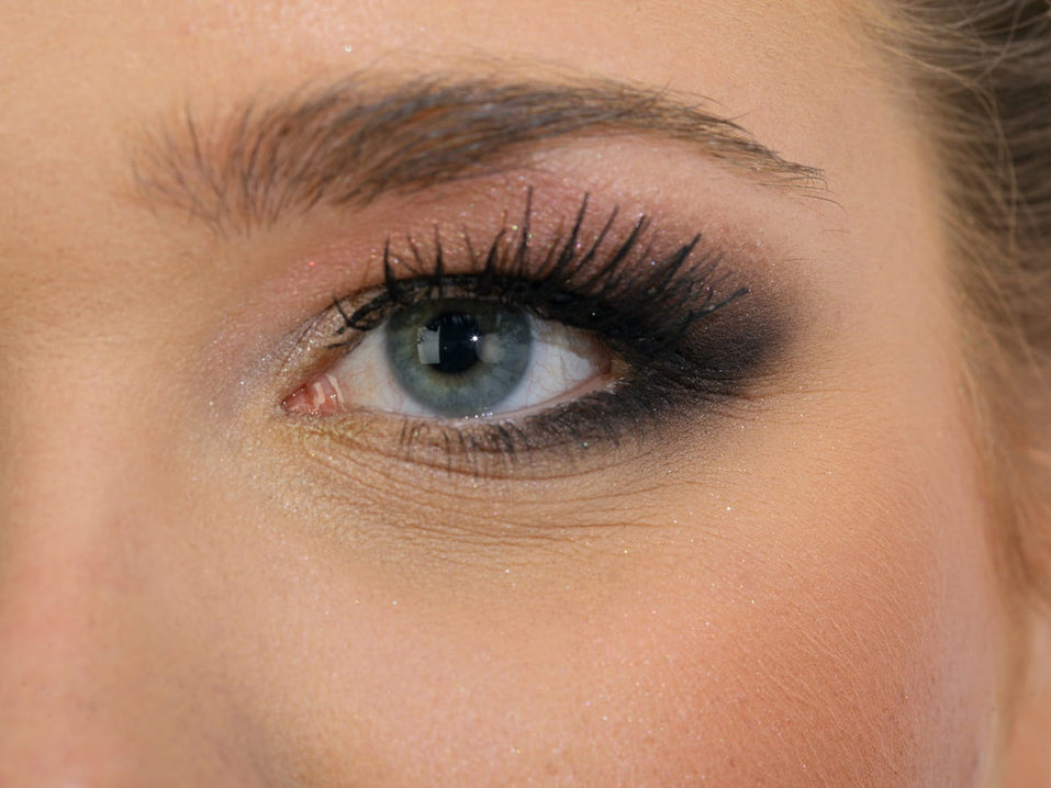 Jak rozpoznać, że rzęsy są w fazie osłabienia, a nie wypadania