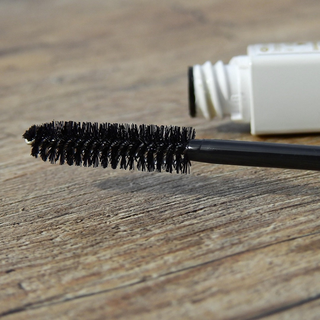 Czy można stosować odżywki do rzęs w czasie ciąży i karmienia?