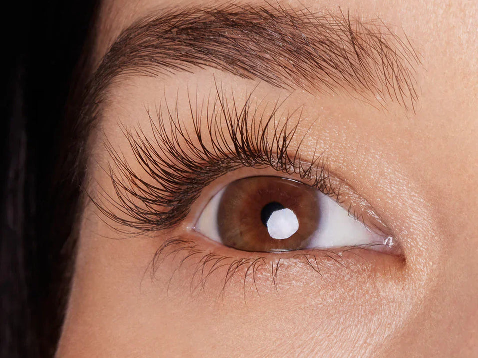 Czy olejek rycynowy faktycznie działa na rzęsy?